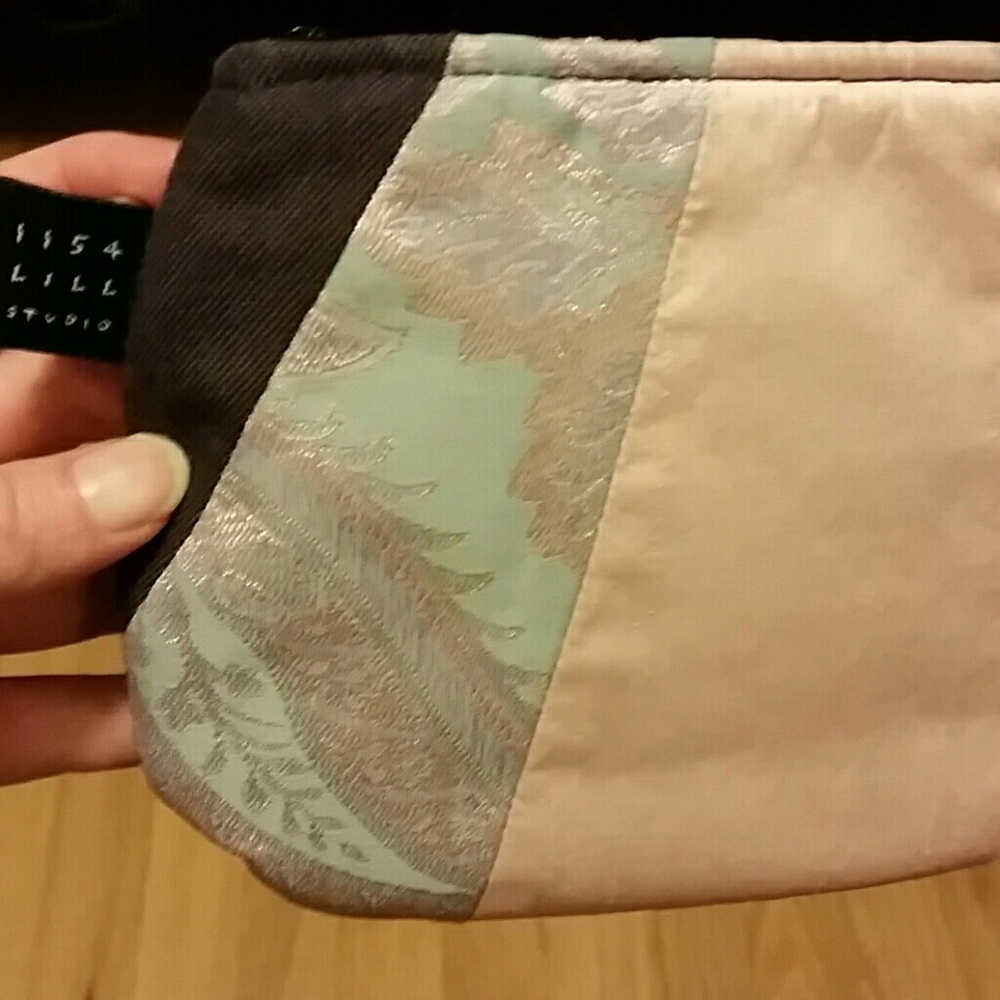 Pink, purple, paisley Wristlet Chicago Botique - Picture 3 of 4